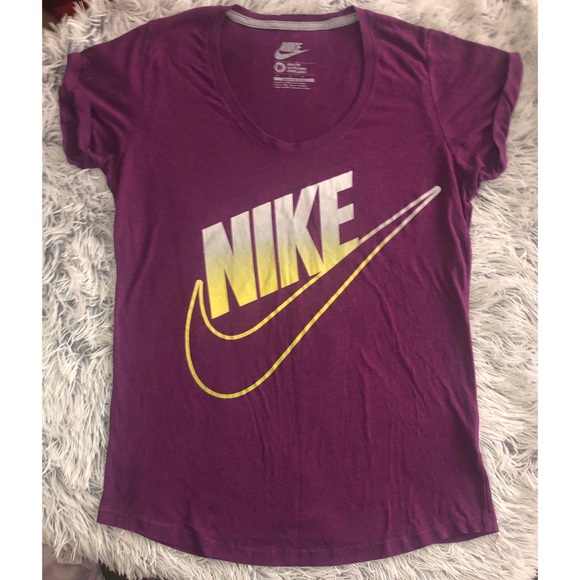 Nike Tops - Nike Loose Fit Tee